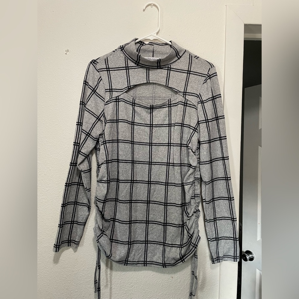 INNER CIRCLE Elegant Black and Gray Women's Checkered Blouse